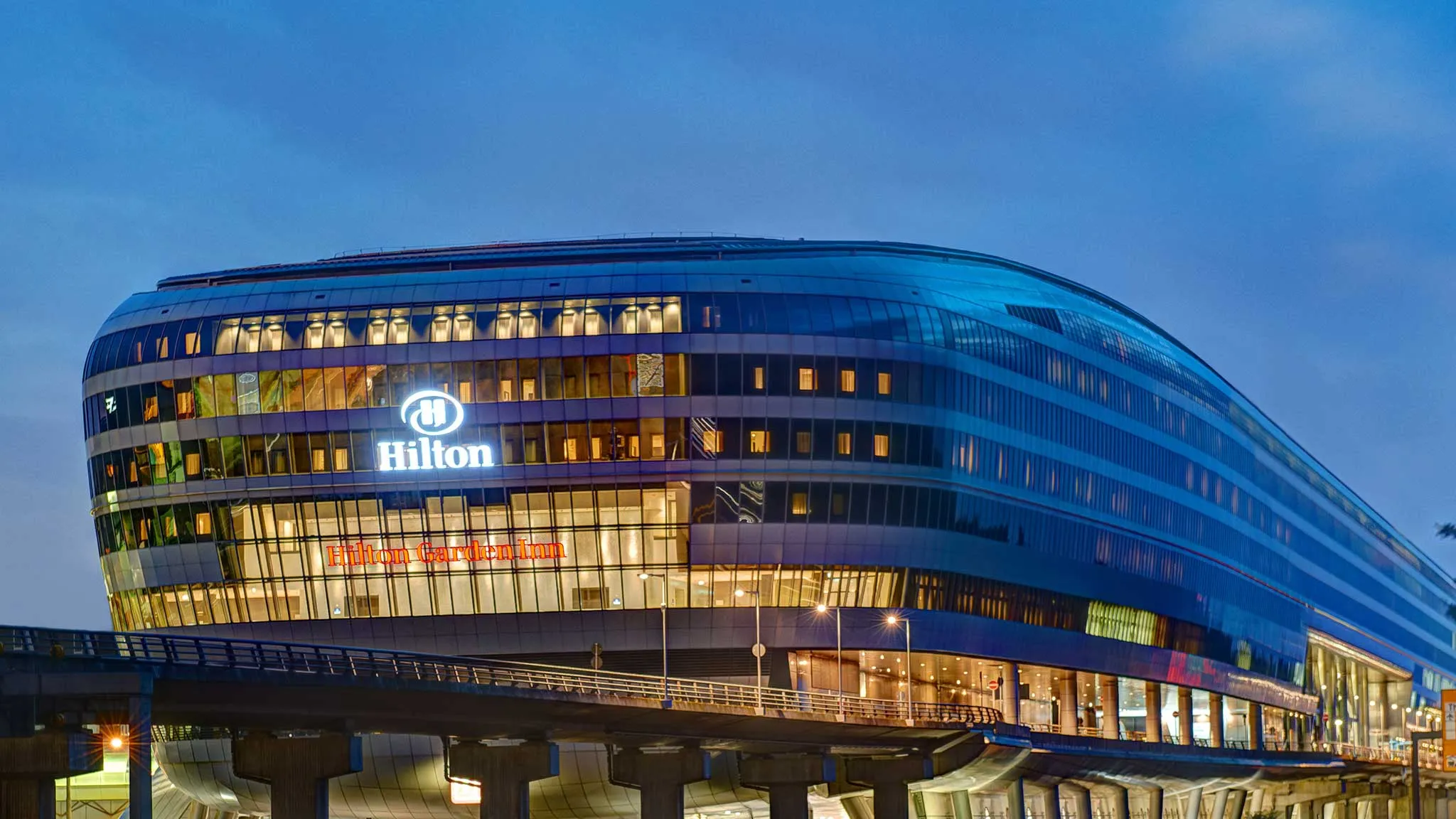 Exterior2-HiltonFrankfurtAirport-Germany-CRHotel