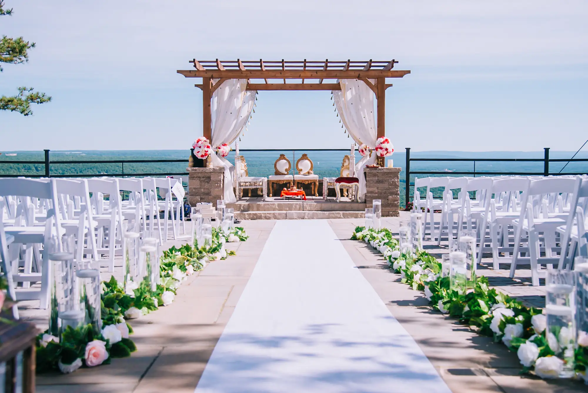 Weddings_Outdoor_Ceremony_Summit_House_5_PoconoMtns_49086f96-0925-4573-a13b-b764d705f4a7